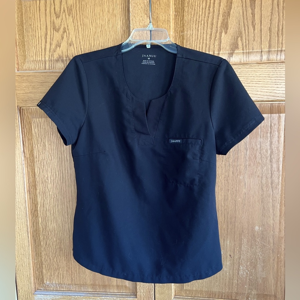 Scrub top